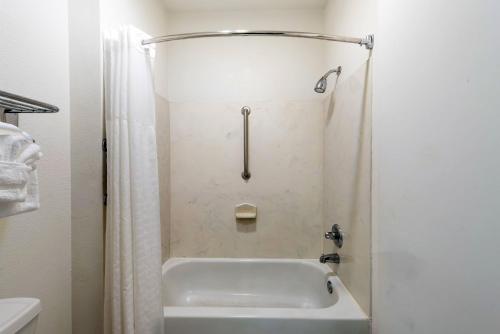 Americas Best Value Inn & Suites Fort Worth South in Fort Worth, USA