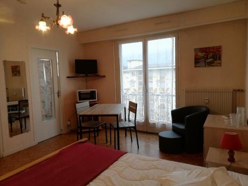 Résidence Le Jasmin - Paisible logement , quartier tranquille ! MAE-6724