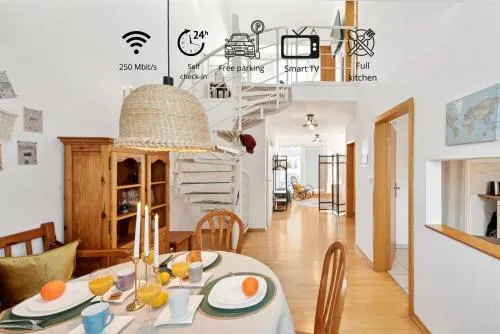 Gelbe Koffer - Vintage Maisonette Neunkirchen - 2 SZ - Self-Check-in - Balkon - Parkplatz - 1 km zum Zentrum - bis 4 Pers in Neunkirchen, Deutschland