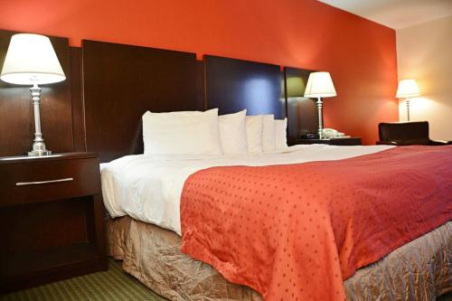 Country Hearth Inn & Suites - Kenton