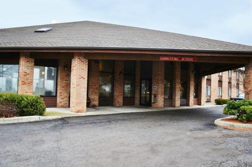 Country Hearth Inn & Suites - Kenton