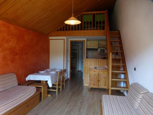 Résidence L'ermitage - Appartement 2 pièces pour 4 personnes situé à Méribel centre proche des commerces et des pistes de ski MAE-3004