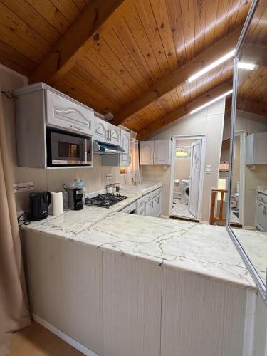 Duplex Chalet with pool barbecue Residence in בן אקנון