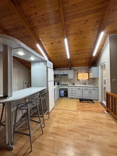 Duplex Chalet with pool barbecue Residence in בן אקנון