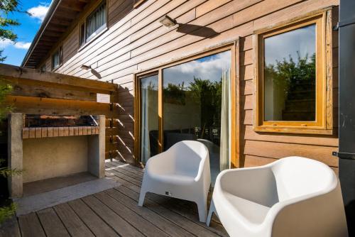 2 bedrooms, 4 beds
