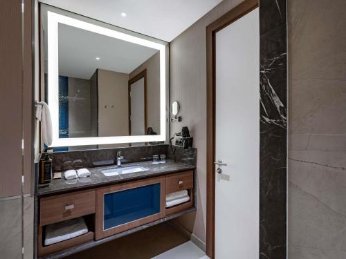 Tbilisi Philharmonic Hotel by Mercure Room Type - Superior Twin Room with Balcony