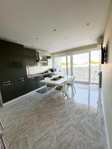 Galileo House Ampio Duplex