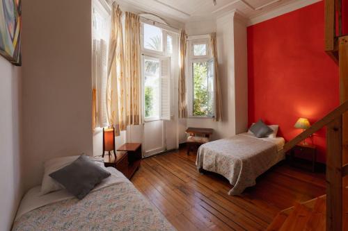 Nomada Eco-Hostal in Valparaíso