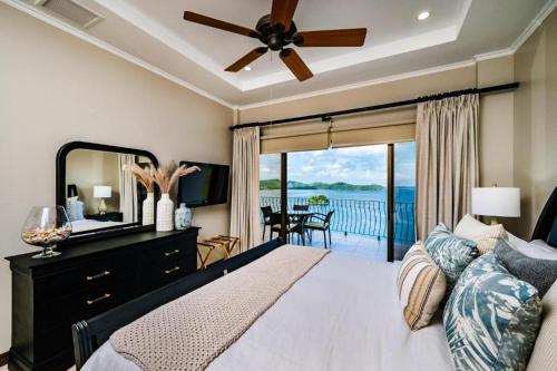 Stylish Oceanview Condo with Quick Beach Access Modern Design & Spacious Balcony in Playa Flamingo