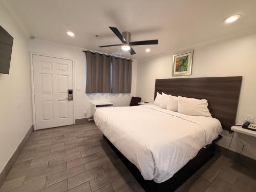 Holland Inn and Suites in Morro Bay City Center