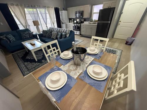 Relaxing Luxury Villa Private Beach Pool AC WiFi in Falmouth