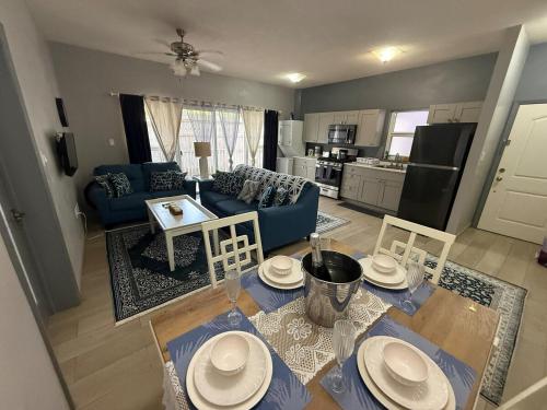 Relaxing Luxury Villa Private Beach Pool AC WiFi in Falmouth