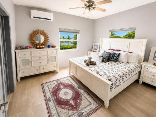 Relaxing Luxury Villa Private Beach Pool AC WiFi in Falmouth