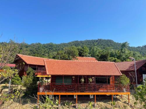 CO TO NATURE RESORT in Coto Island