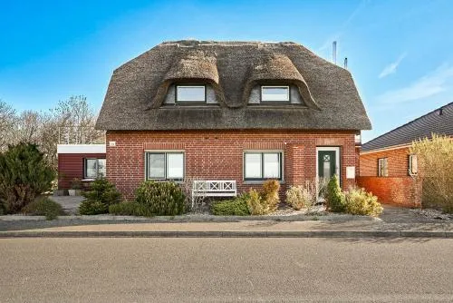 Reetdachhaus Südwind in Nordstrand, Deutschland