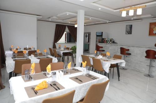 ห้องอาหาร, Hôtel Résidence EDEN D'IVOIRE (Hotel Residence EDEN D'IVOIRE) in กอร์โอโก