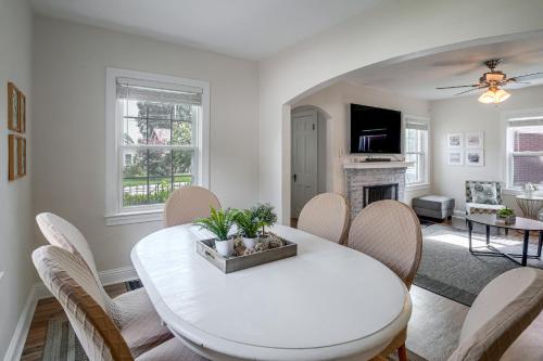 . Near Churchill Downs: Pet Friendly, Fenced Yard!