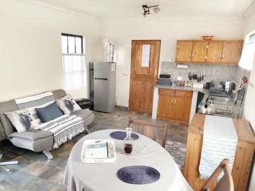 Shallow Pig Cottage in Riastuine AH