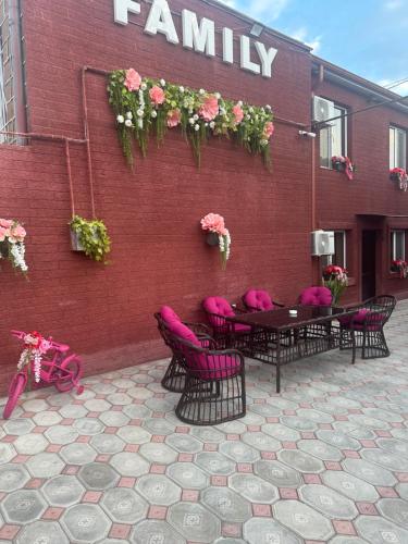Red Family Hotel in Vagharshapat