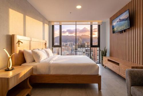 Modern Studio with View Pool and Parking