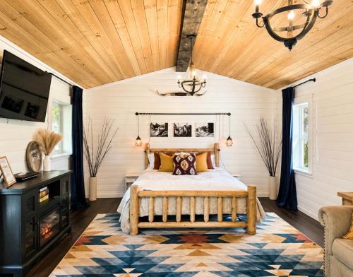 Willow Pond Cabin - Farm Views & Country Escape