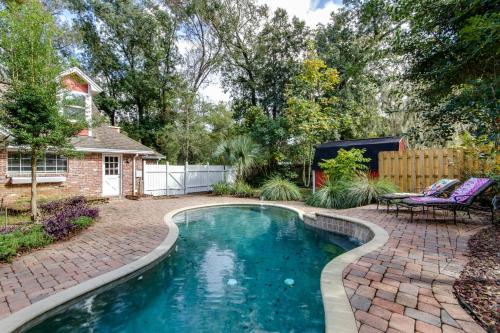 . English Cottage Pool Home -- Florida Style