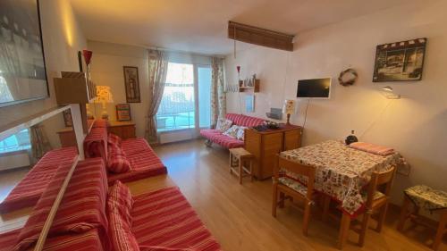 Résidence Anges - studio confortable à coté des pistes de ski MAE-8334