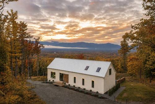 Birch & Buck - Stunning Views near Hudson & Hunter in Cairo (NY)