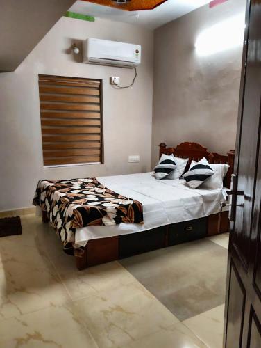 Exterior view of Hainoos Homestay