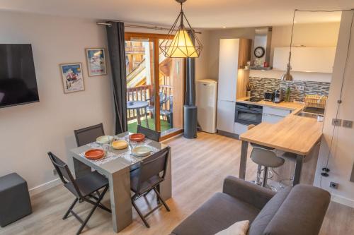 Les Chalets De Bois MÉan - D - Magnifique appartement avec vue sur la vallée MAE-9374