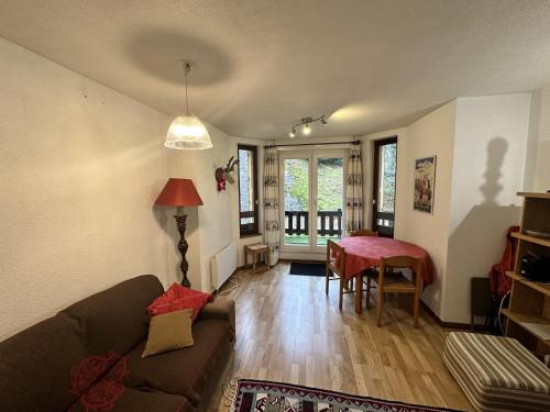 Résidence Le Grand Adret - Appartement en rez de jardin MAE-3434