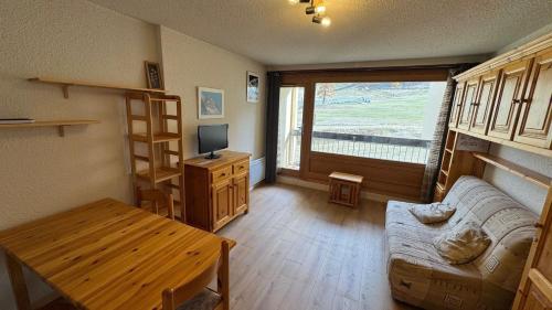 Résidence Chalmettes - Appartement sur les pistes de ski avec balcon - parking MAE-0751