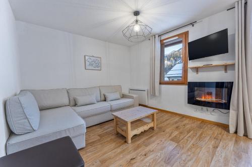 Les Chalets De Bois MÉan - A - Bel appartement rénové sur les Orres 1800 MAE-6581