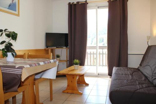 Résidence Les Issarts - Appartement au pied des pistes de Superdévoluy MAE-9671
