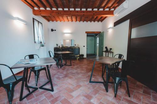 Black Paradise B&B in Soliera