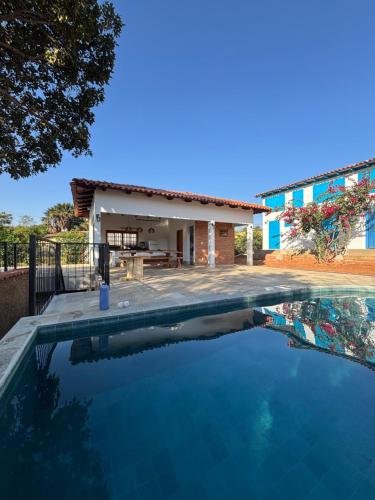 4 bedrooms, 8 beds
