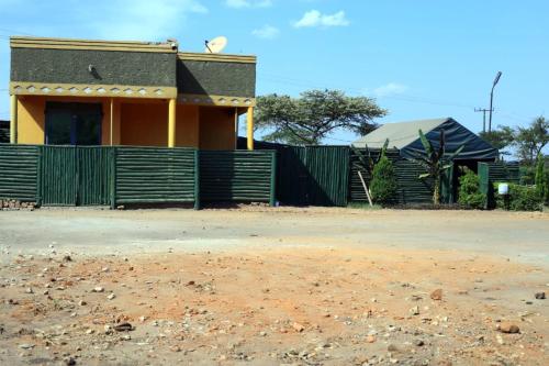 Mazinga Valley Eco Tourism Cottages in Lyantonde