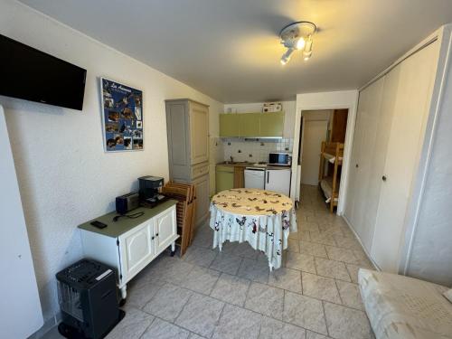 Résidence Plaine Alpe 1 - Studio · Fonctionnel · Proche des pistes · Parking extérieur MAE-3671 - Location saisonnière - La Salle-les-Alpes