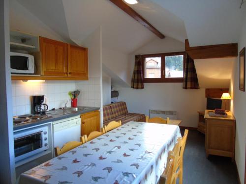 Chalet Arrondaz - 3 Pièces pour 8 Personnes MAE-8734