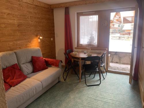 Résidence Les Hyvernelles - Agréable studio situé à l'altiport ski aux pieds MAE-4981