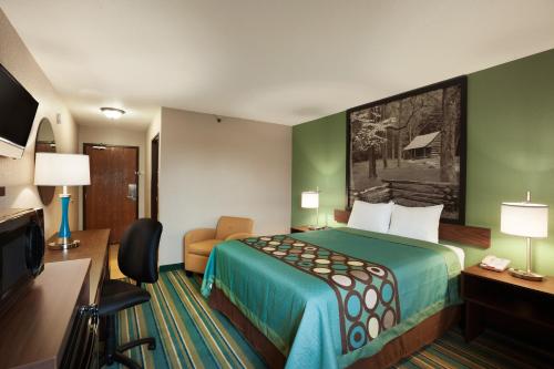 Super 8 by Wyndham Tuscola image 31