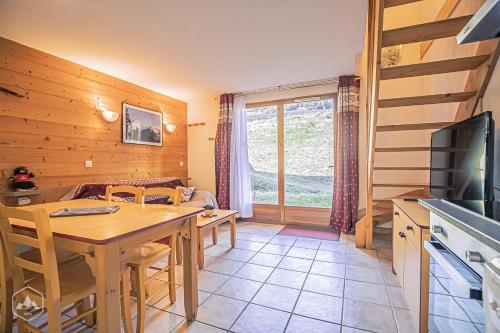 Résidence Les Flocons D'argent - Bel appartement au pied des pistes avec terrasse MAE-0713