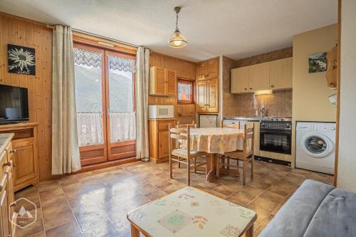 Résidence Saint Sebastien - Bel appartement en étage avec vue dégagée sur les montagnes MAE-0963