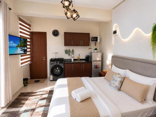 Modern Luxury Apartment Near Beach Malls &Cafés - image 2