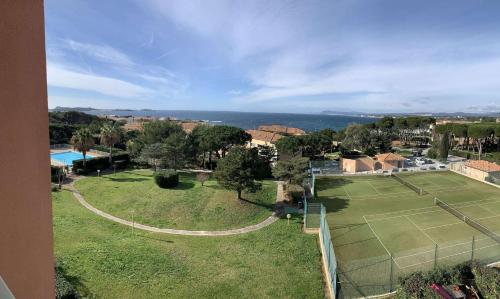Résidence Marines D'aryana - Appartement front de mer avec tennis et piscine MAE-9174