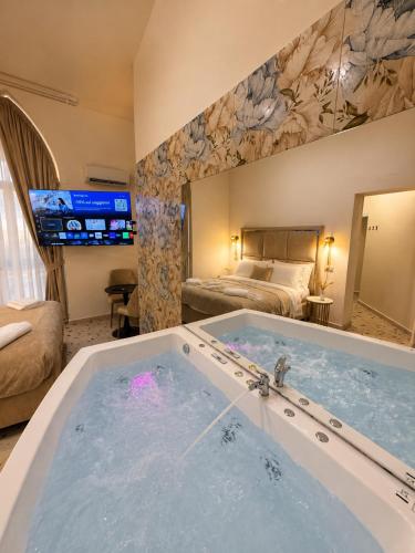 Hot tub, Suite a Napoli in Posillipo