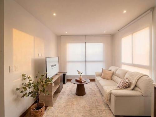 Modern & Spacious Apartment in Miraflores - Santa Cruz