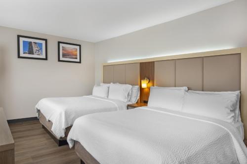 2 double beds