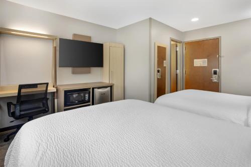 2 double beds