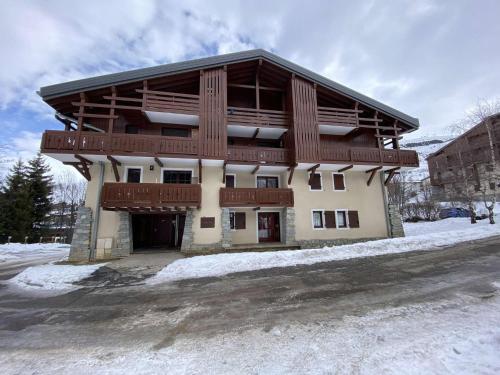 Chalets D Or - Charmant T2 avec terrasse et place de parking privée MAE-5611